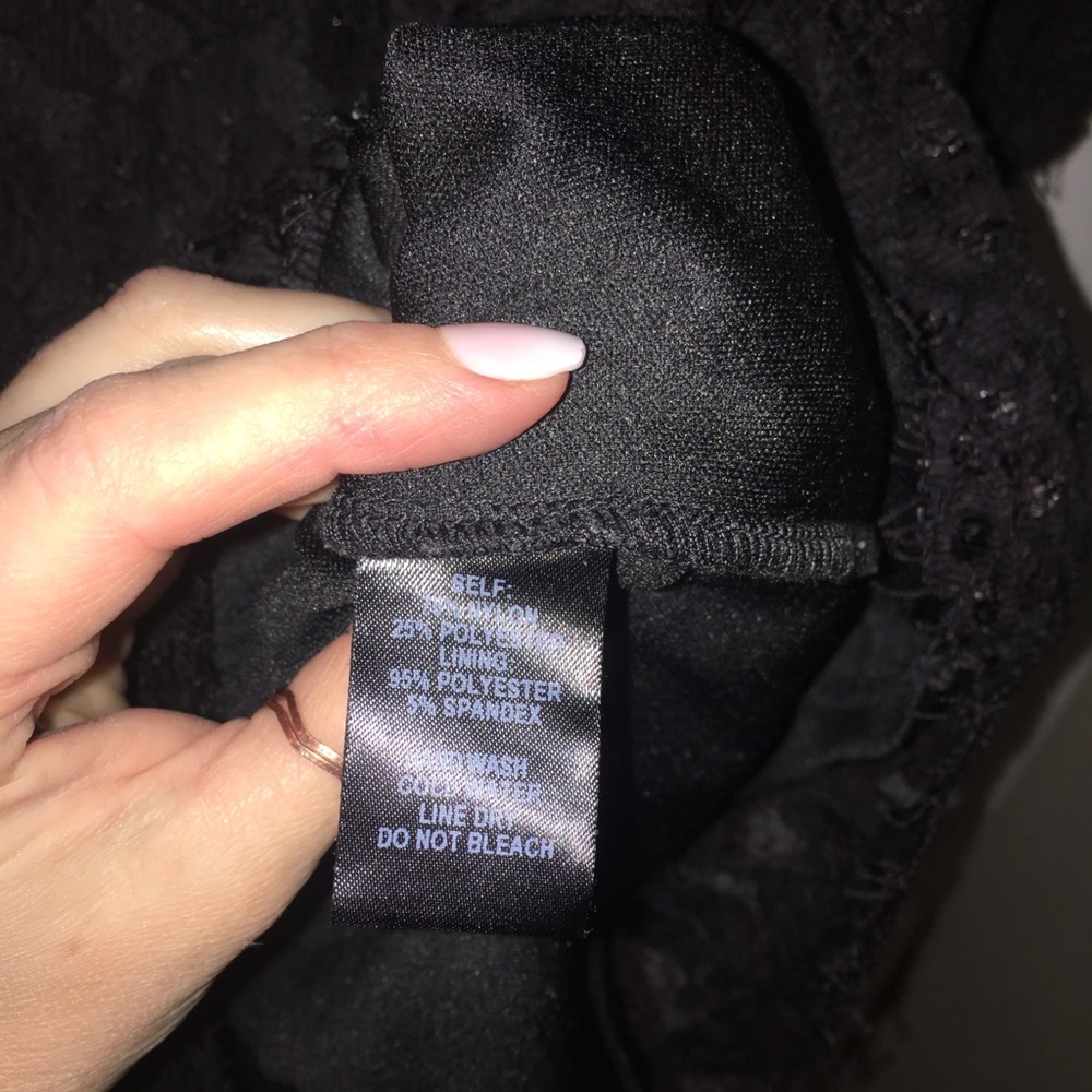 Black lace Lulu’s mini dress - Picture 6 of 8